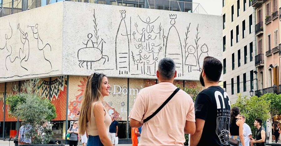 Barcelona: Picasso's Barcelona & Picasso Museum Walking Tour - Walking the Gothic Quarter and Born