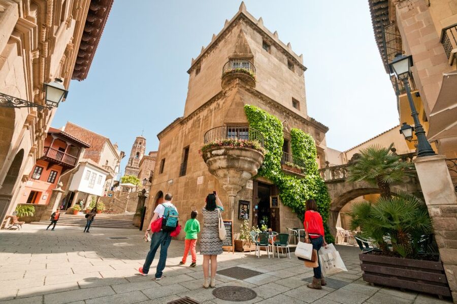 Barcelona: Poble Espanyol Entry Ticket - Fran Daurel Museum: the welcome surprise