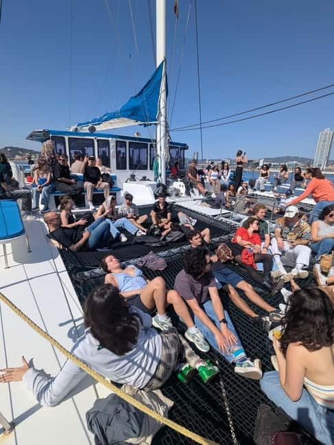 Barcelona: Premium Shared Sunset Cruise (Drinks & Snacks) - Key points to know before booking
