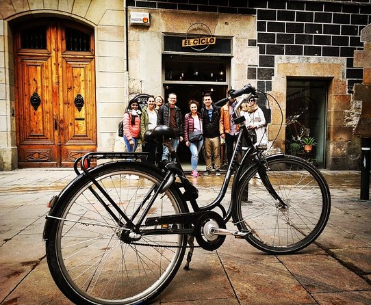 Barcelona Private Bike/eBike Tour & Sagrada Familia Tickets - La Pedrera, Casa Batlló, and Gaudí’s city of symbols