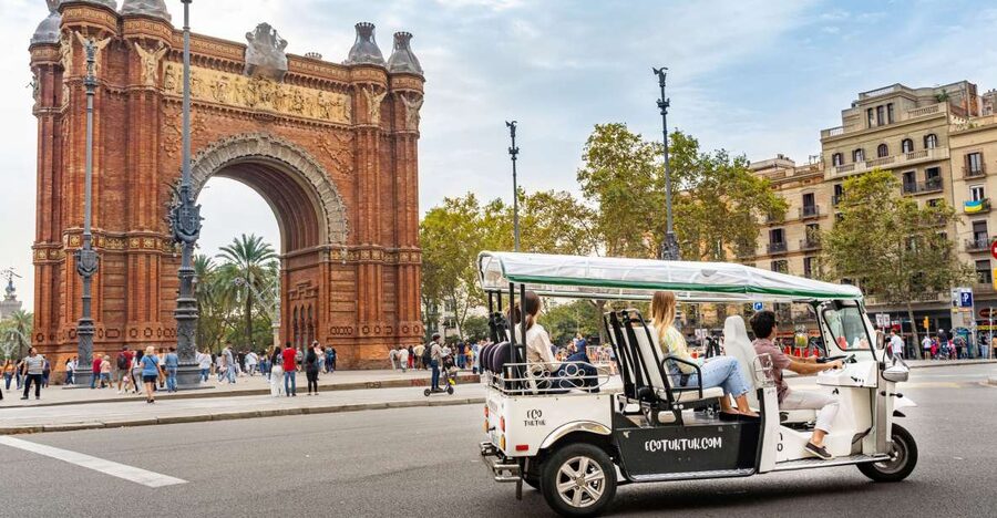 Barcelona: Private City Tour by Eco Tuk Tuk - Starting at Carrer de Casp 13