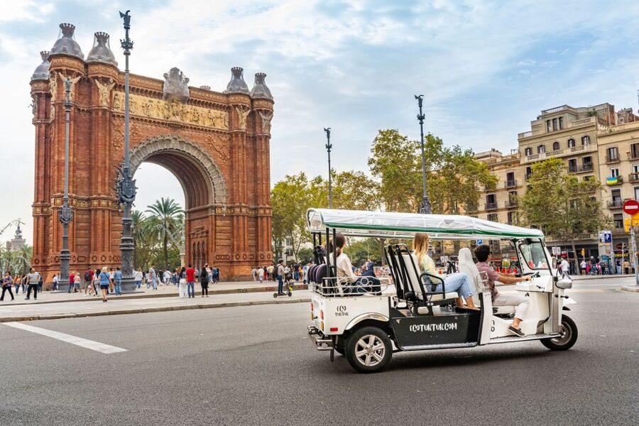 Barcelona: Private City Tour by Eco Tuk Tuk - Montjuïc on the longer tours