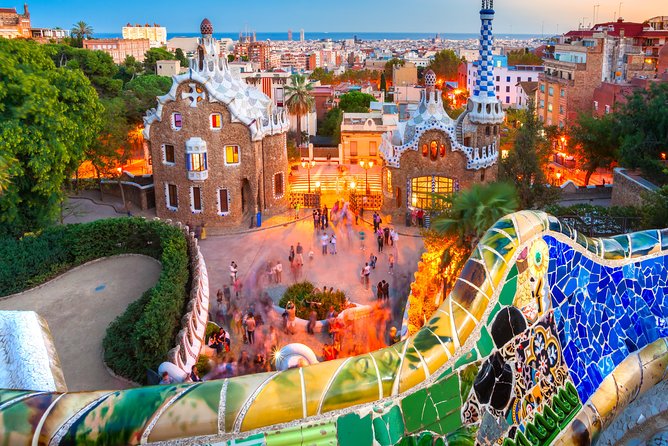Barcelona Private City Tour (Top Attractions + Pick-up) - What the private vehicle adds