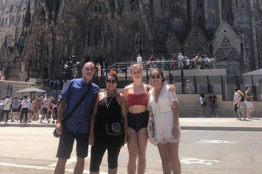 Barcelona: Private custom tour with a local guide - Why the private format matters in Barcelona
