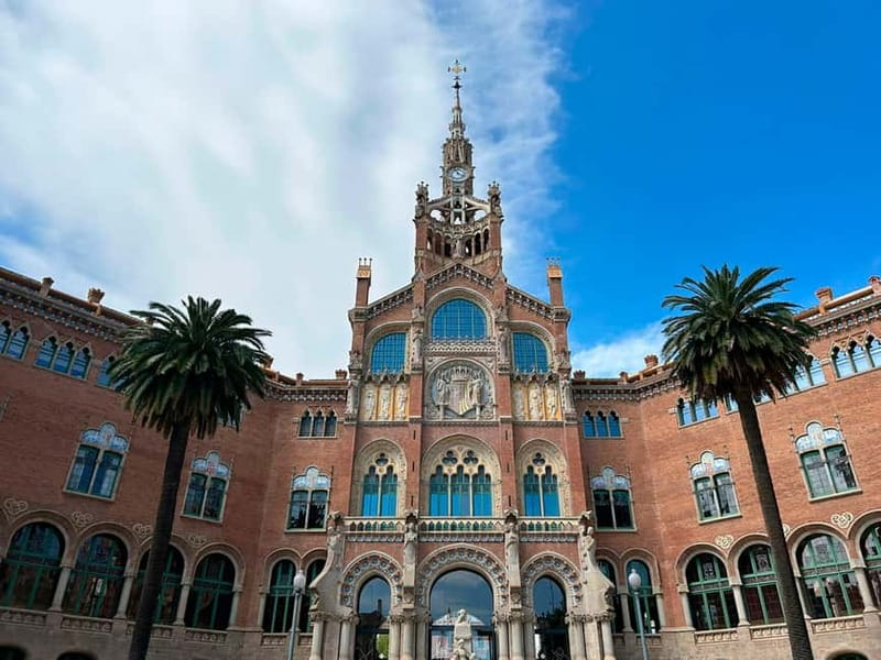 Barcelona: Private DAY TRIP Personalized City Tour - A private car changes the pace