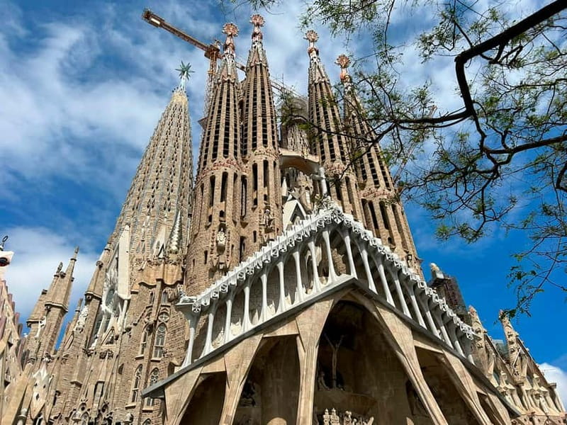 Barcelona: Private DAY TRIP Personalized City Tour - The Gothic Quarter for older Barcelona