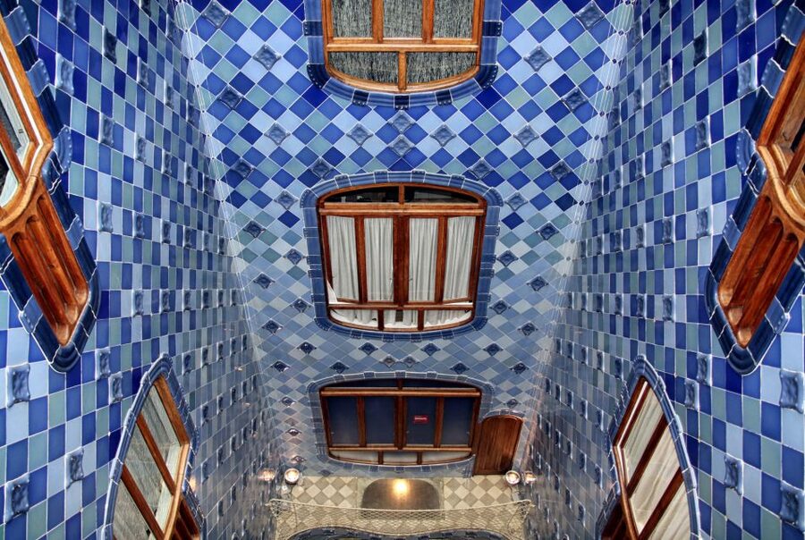 Barcelona: Private Gaudi Tour to Casa Mila & Casa Vicens - Passeig de Gràcia and the Manzana de la Discordia