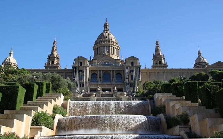 Barcelona: Private Half-Day Sightseeing Tour with a Local - Arc de Triomf and the city center