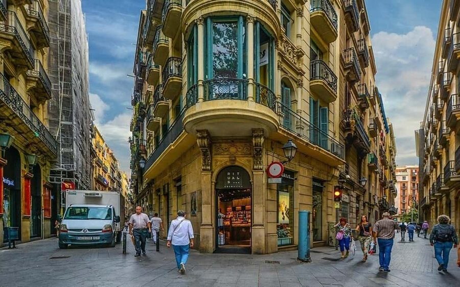 Barcelona: Private Half-Day Sightseeing Tour with a Local - Is $391 a fair price?