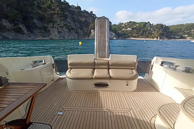 Barcelona Private Luxury Yacht Tour - Sunset, birthdays, and family occasions