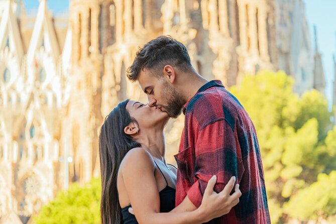 Barcelona : Private Photoshoot Outside Sagrada Familia - Is $74.49 good value?