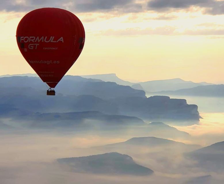 Barcelona: Private Romantic Balloon Flight - A romantic flight with Catalonia spread below