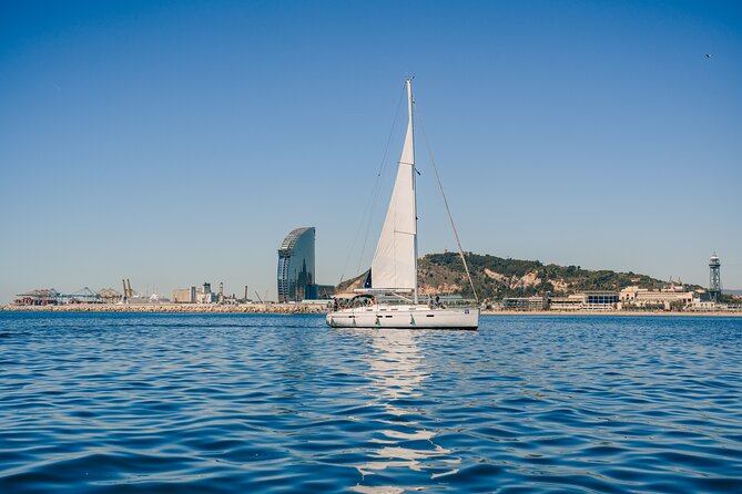 Barcelona: Private Sailing cruise with drinks & snacks - Seeing Barcelona from Port Olímpic