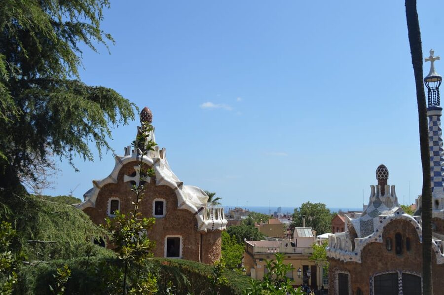 Barcelona Private Tour: Sagrada Familia,Park Güell & Pedrera - A local food stop gives the day a welcome pause