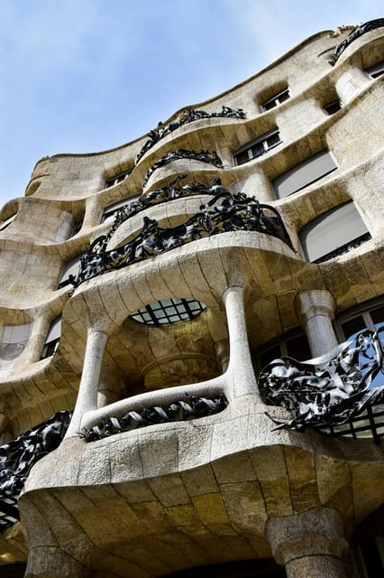 Barcelona Private Tour: Sagrada Familia,Park Güell & Pedrera - What the private vehicle adds to the day