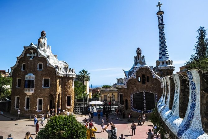 Barcelona Private Tour with Sagrada Familia Skip-the-Line - The full-day option adds Gaudí’s park and apartment house