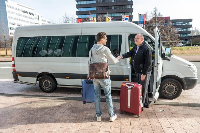 Barcelona Private Transfer from Cruise Port to Barcelona Airport - Booking details worth checking twice