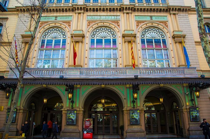 Barcelona Private Walking Tour through the City of Gaudi - The guides make the difference