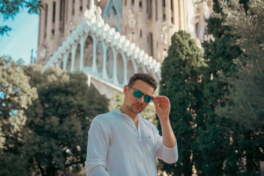 Barcelona: Professional Photoshoot Outside Sagrada Familia - Why a Sagrada Família photoshoot works