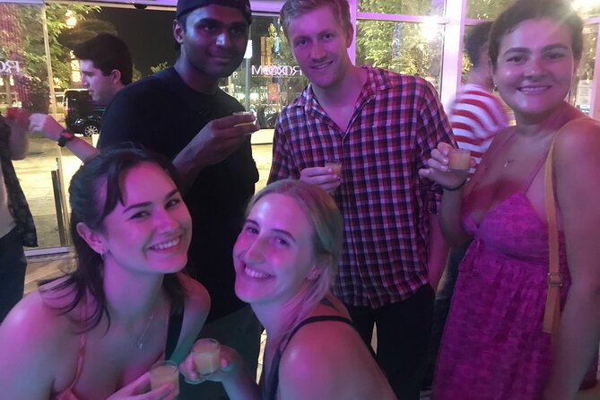 Barcelona Pub Crawl by KING -The Best Party tour & VIP Club Entry - The walk toward the coast and the club ending