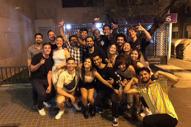 Barcelona Pub Crawl by KING -The Best Party tour & VIP Club Entry - Meeting people is the strongest part of the night