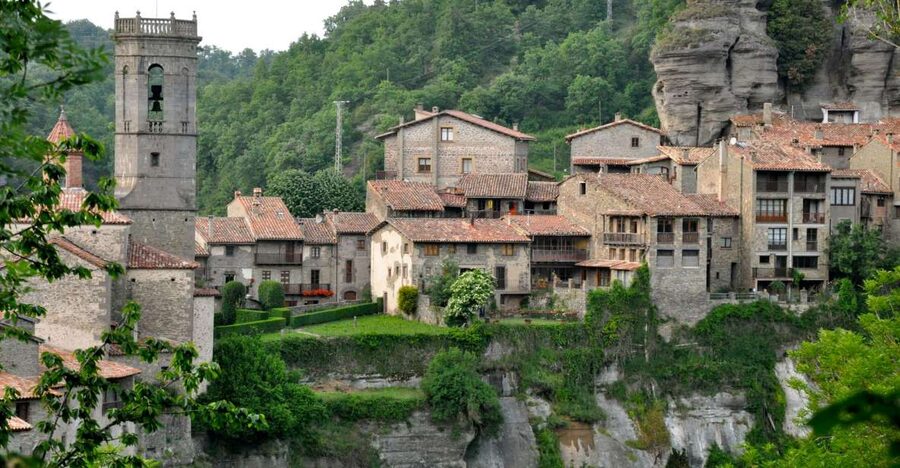 Barcelona: Pyrenees Villages and Trails Full-Day Tour - Key points to know before booking