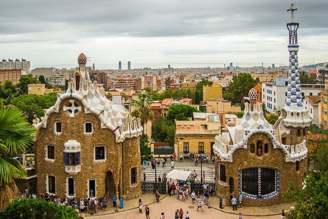 Barcelona: Reserved Group Entrance to Park Güell with Audio Guide - Reserved Entry for Groups of Eight or More