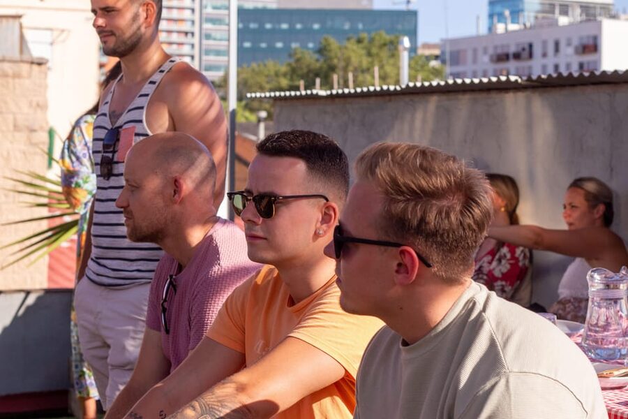 Barcelona: Rooftop Paella Cooking Class with Sangria - Starting at the small blue door