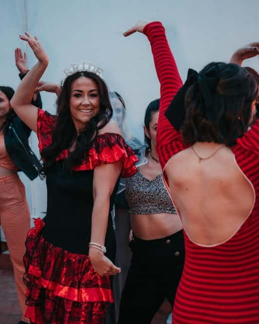 Barcelona: Rooftop Salsa Class with Bottomless Sangria - Practical tips for enjoying the class