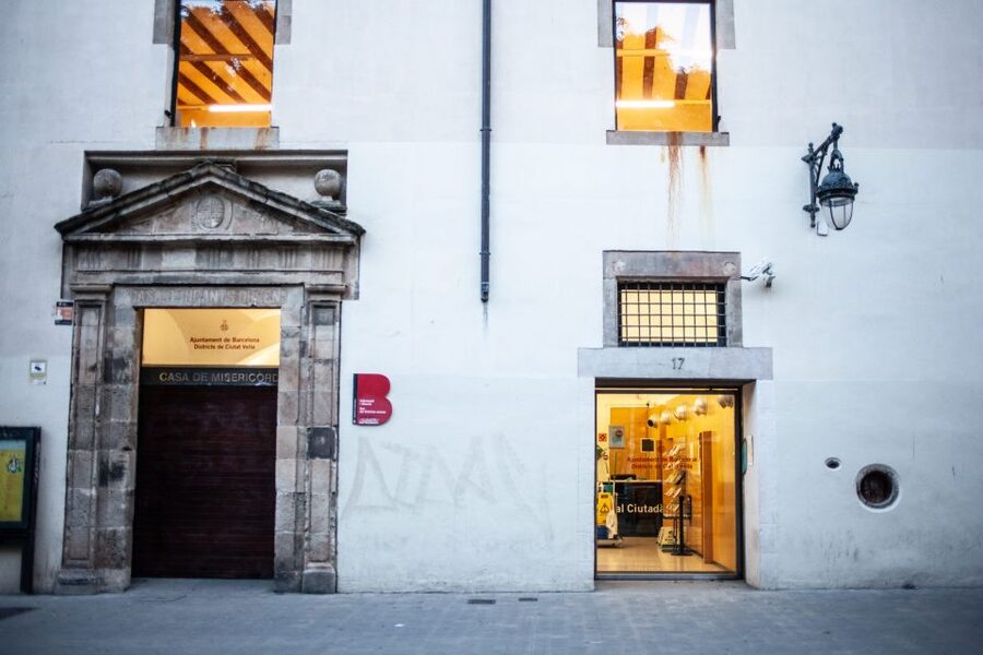 Barcelona's Dark History Walking Tour in El Raval - Bar Marsella and El Raval’s creative past