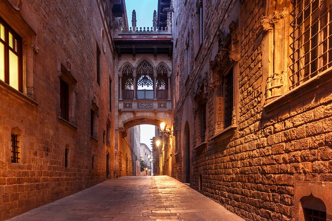 Barcelona's El Raval and the Gothic Quarter: A Self-Guided Audio Tour - Starting at Font de Canaletes on La Rambla