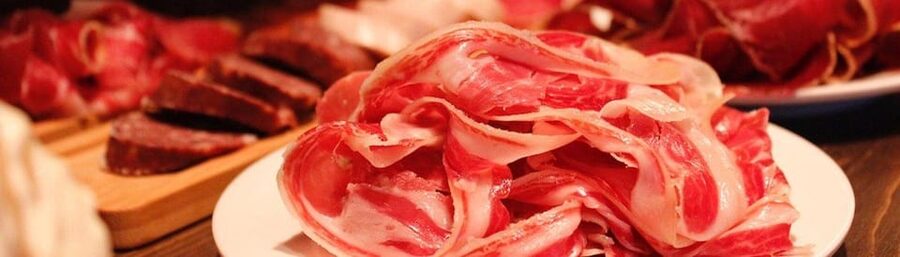 Barcelona´s Lunch or Dinner Tapas Tour: Food and Happiness - The food: familiar dishes with a local purpose