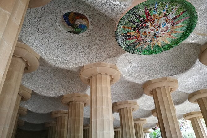 Barcelona Sagrada Familia and Guell Park drink and tapa - Is $465.79 per person good value?