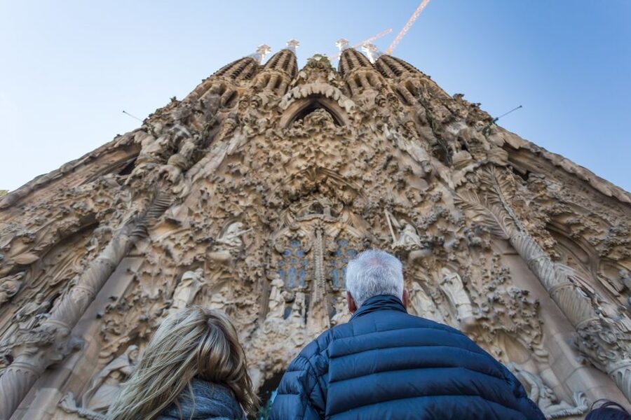 Barcelona: Sagrada Familia and Park Guell Combo Guided Tour - What makes the guides valuable