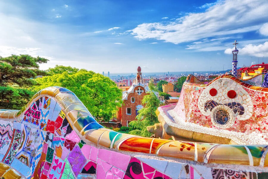 Barcelona: Sagrada Família and Park Güell Guided Tour - Park Güell: Gaudí’s Garden of Stone and Tile