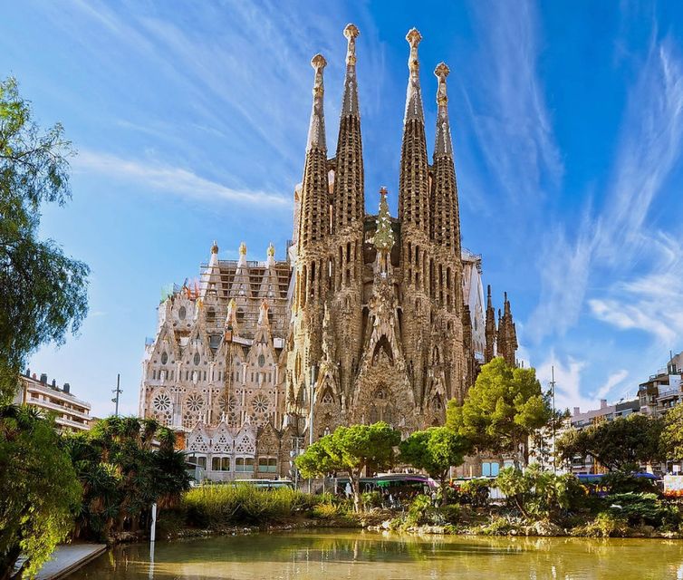 Barcelona: Sagrada Familia and Park Guell Small-Group Tour - What the $191 price really buys