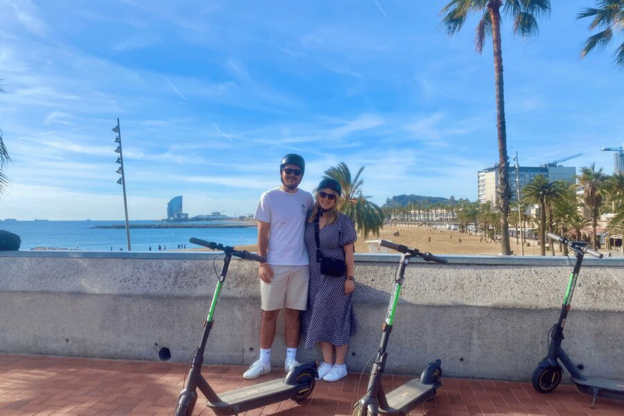 Barcelona: Sagrada Familia Electric Scooter or Bike Tour - Casa Batlló on Passeig de Gràcia