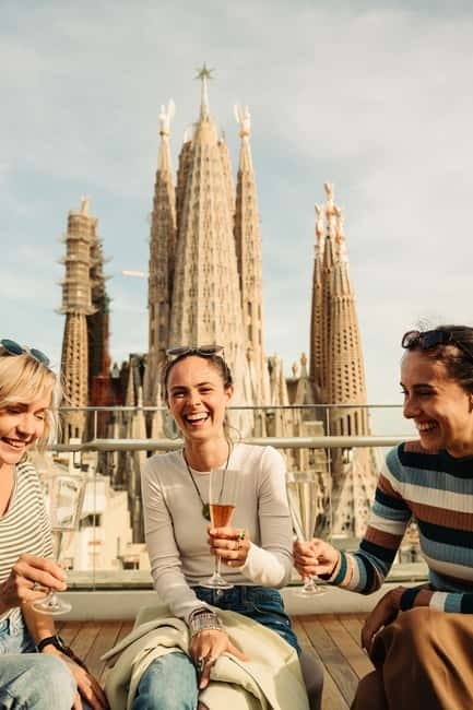Barcelona: Sagrada Familia Evening Tour with Cava - Entering Sagrada Familia with a reserved ticket