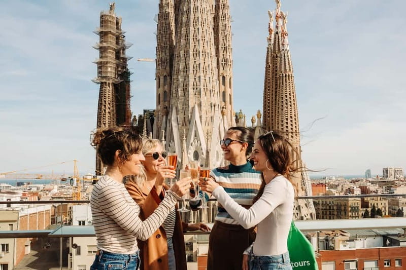Barcelona: Sagrada Familia Evening Tour with Cava - Is $112 a fair price?