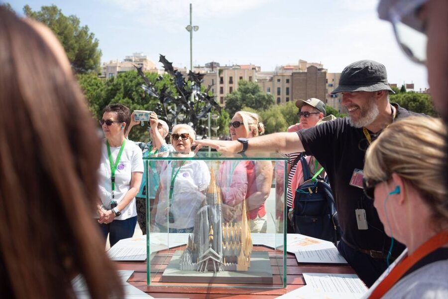 Barcelona: Sagrada Familia Fast Track Guided Tour - Should you book it?