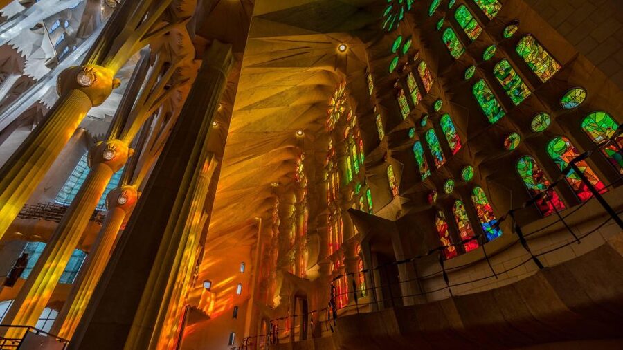 Barcelona: Sagrada Familia Fast Track Guided Tour - Free time inside after the explanation