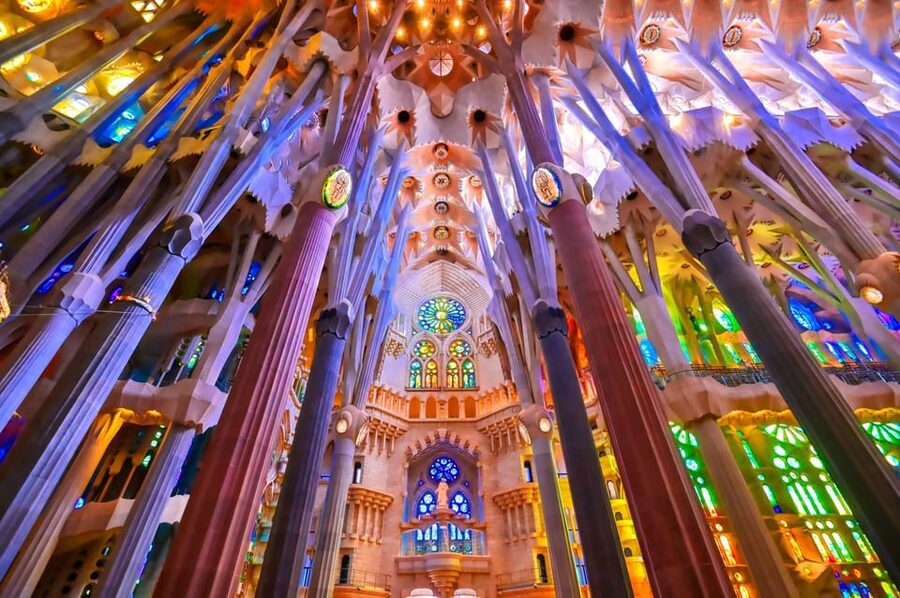Barcelona: Sagrada Familia Guided Tour with Skip the Line - Meeting at C/ de Mallorca, 418