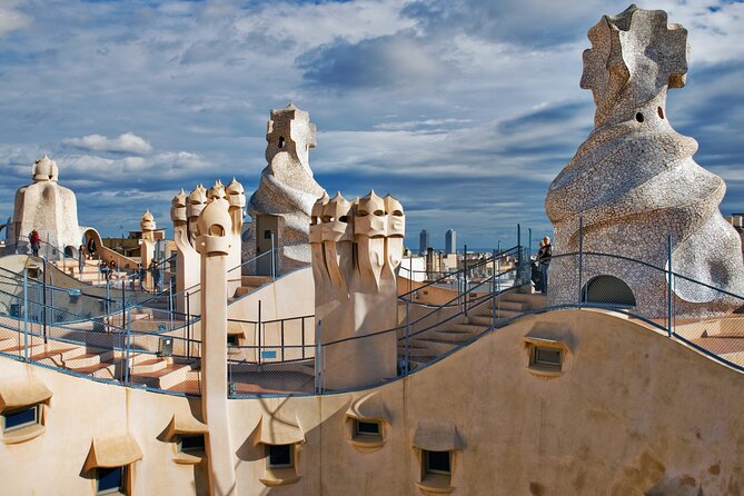 Barcelona: Sagrada Familia, Modernism and Gothic Quarter - Casa de l’Ardiaca and the Gothic Quarter