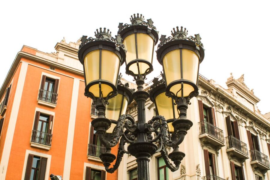 Barcelona: Sagrada Familia, Park Güell and Old Town Tour - Sagrada Família is the day’s grand finale