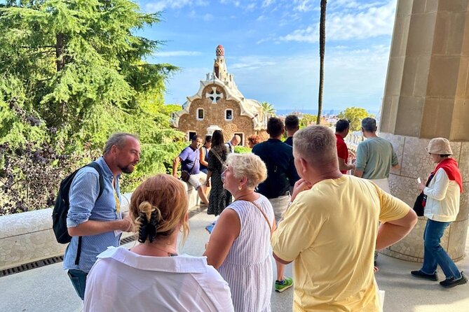 Barcelona: Sagrada Familia & Park Guell Guided Tour + Transfer - Meeting at Park Güell