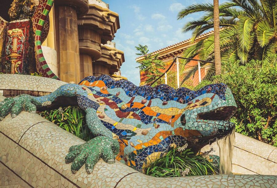 Barcelona: Sagrada Familia, Park Guell & Tapas Private Tour - How the day works in practice