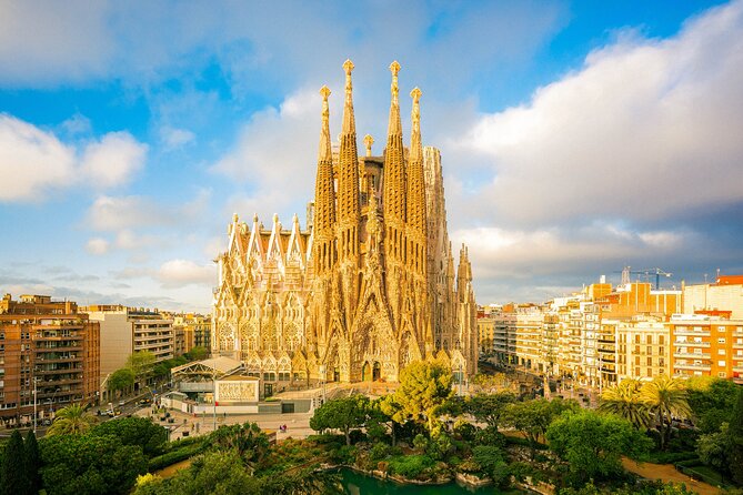 Barcelona: Sagrada Familia Priority Access Guided Tour - Key points to know before you book