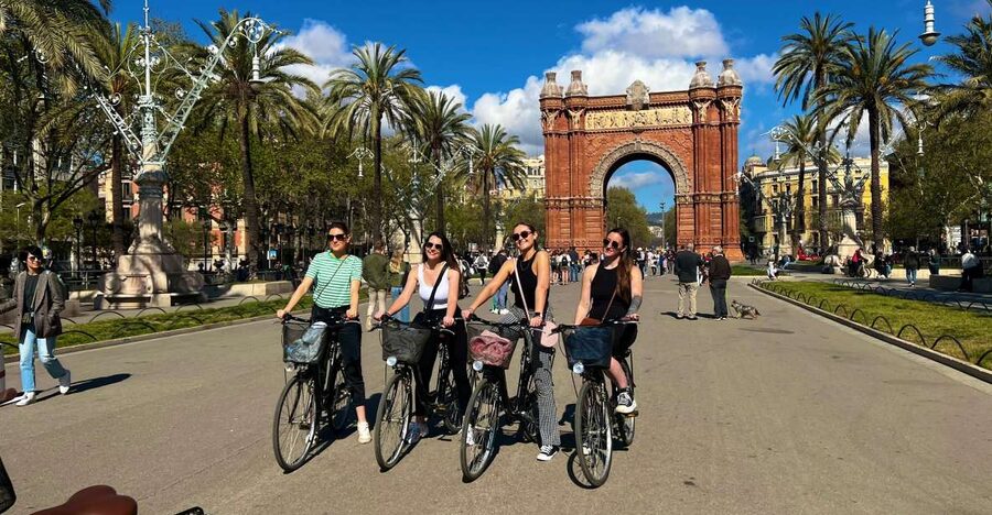 Barcelona: Sagrada Familia Private E-Scooter Tour - Key points at a glance