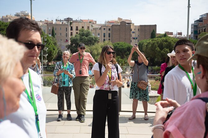 Barcelona: Sagrada Familia Semi-Private Guided Tour - Free time inside the basilica after the tour