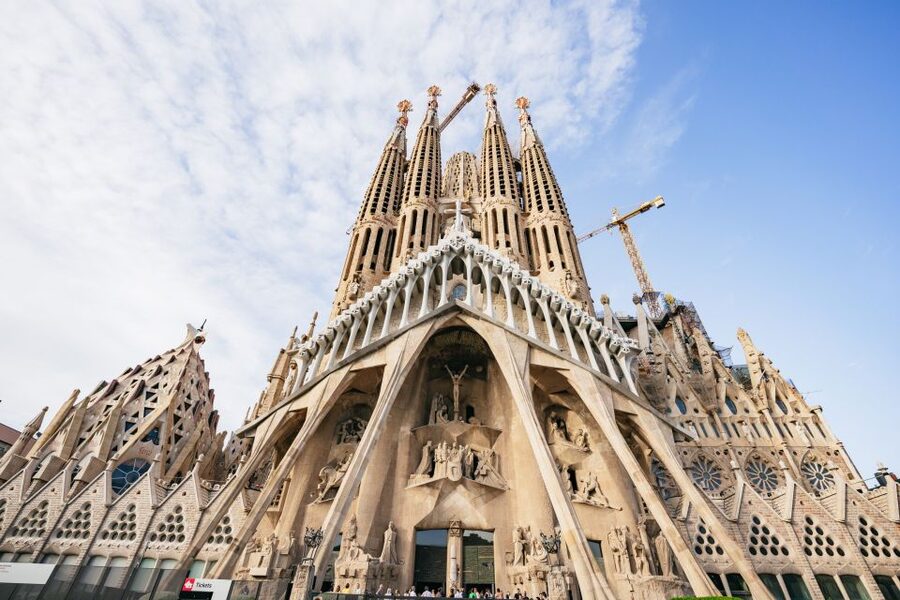 Barcelona: Sagrada Familia Skip-the-Line Entry Ticket & Tour - Timing, clothing, and practical limits